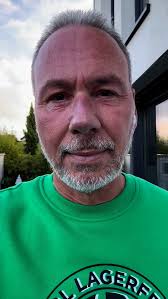 Seit über 10 Jahren bin ich sonntags auf VOX in „Schneller als die Polizei  erlaubt“ als Hainer Bender zu sehen! Dank den von Euch bewirkten  Einschaltquoten läuft dieses Format weiterhin regelmäßig (wenn