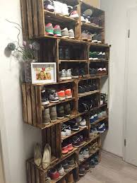Schuhschrank Ahnliche Projekte Und Ideen Wie Im Bild Vorgestellt Findest Du Auch In Unserem Magazin Zuhause Diy Garderobe Selber Bauen Holzkisten