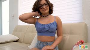 Utangaç Leana Lovings Büyük Yarrak Seviyor Porno 7DAK farkıyla izle