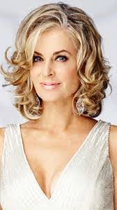 Stephanie Dabe's Instagram, Twitter & Facebook