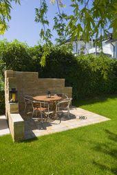 Einen Ruhigen Sitzbereich Im Garten Schaffen Das Geht Prima Mit Der Romano Mauer Platten Und Mauer Haben Das Gartengestaltung Gartenmauern Steinmauer Garten