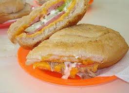Sandwich Derretido De Queso Y Tomate Food Dominican Food Recipes