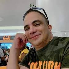 Orgullo de nuestra barriada, Carlos Abner Pimentel, músico, Artista con una  gran Voz. Un hijo de Cristo Rey que a puesto en alto nuestro barrio, por  eso decimos que los buenos somos