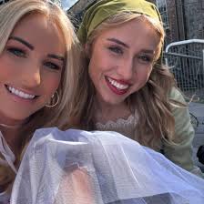 Just two cowgirls ready to rock this city!!!🤠 #dublin @carmelsheerin  @thehelixvenue