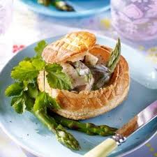 Vol Au Vent Au Poulet Et Pointes D Asperges Recettes Recette Vol Au Vent Recettes De Cuisine Recette