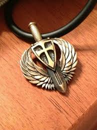 Corta toda injusticia, mentira y traición, de tal forma que libres de las cosas que afectan nuestro corazón. St Michael Sword Archangel Tattoo Archangels Archangel Michael Tattoo