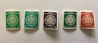 Sie nutzte sogar die praxis, eine bestimmte denomination in einer kollektion von briefmarken in viel kleineren mengen als die anderen briefmarken dieser sammlung zu drucken, um die marktpreise für diese besondere briefmarke künstlich zu erhöhen. Wertvolle Ddr Dienstmarke Briefmarken In Altona Hamburg Blankenese Ebay Kleinanzeigen