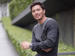 Azis merasakan ada sesuatu yang tidak beres. Saya Pernah Bercita Cita Nak Jadi Polis Fattah Amin Media Hiburan
