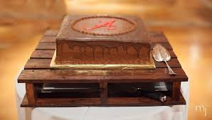 Pallett Cake Stand Handmade By My Dad Cake By Creative Cakes Tupelo Ms Creative Cakes Plan My Wedding Our Wedding
