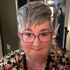 Who can paint a hallway with high ceilings and wooden stairs?