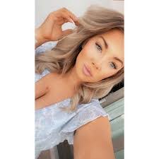 Carly Pryor's Instagram, Twitter & Facebook