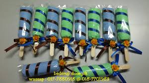 Dalam masa yang sama mereka juga mengambil tempahan pelbagai doorgift, tshirt, bunting dan banner secara online di facebook dan instagram. Doorgift Sapu Tangan Bederupdoorgift