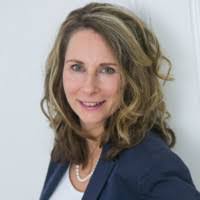 Claudia Schiller's Instagram, Twitter & Facebook