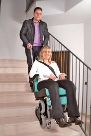 Una vasta gamma di articoli per la casa e per il tempo libero: Scoiattolo L Largo Montascale Mobile A Ruote