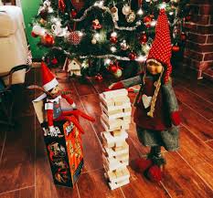Elf On The Shelf Come Funziona La Tradizione Natalizia Dell Elfo Sulla Mensola Viaggiamondo