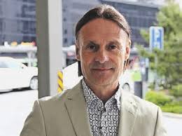 Bau einer Lidl-Filiale auf der Kippe FORD MONDEO HYBRID STATIONWAGON