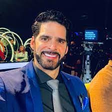 Candice Baessler's Instagram, Twitter & Facebook