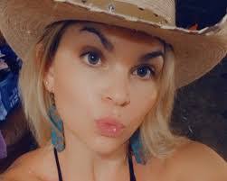 Elisha Hardeman's Instagram, Twitter & Facebook