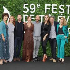 Épisode du lundi 28 septembre 2020. Photo Un Si Grand Soleil France 2 Deux Acteurs De La Serie S Affichent Tres Amoureux Femme Actuelle Le Mag