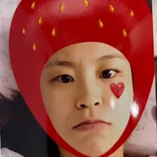 외일 두르고 바나나 반 잘라서 갈색 설탕 뿌려서 살짝 구어 그위에 rum 뿌리면 그만 아님 잘라서 호일에 싸서 얼려 먹으면 좋아