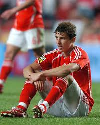 Legenda benfica nuno gomes menantikan kembali comeback atau kedatangan mantan pemain klub david luiz. Footballers 500 David Luiz