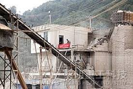 وتنمو الثمار على الأشجار في داخل قشور بنية طويلة، تحتوي بداخلها على لب لزج. ØªÙØ³ÙŠØ± Ø­Ù„Ù… Ø´Ø±Ø§Ø¡ Ø§Ù„Ù„ÙˆØ²