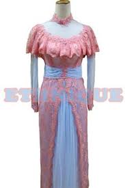 Sementara bawahan bisa dilengkapi dengan kain etnic motif monokrom berbahan katun emboss. 22 Kain Tile Ideas Dress Brokat Kebaya Dress Kebaya Lace