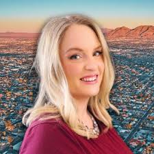 Sarah Leake's Instagram, Twitter & Facebook