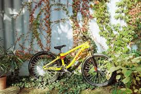Este artículo está disponible en inglés. Must Watch Oszkar Nagy In From The Ground Up Pinkbike