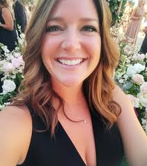 Sister steals fiancé and invites her to their wedding