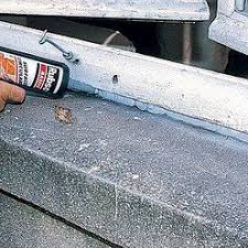 Reparer Les Degats De L Humidite Dans La Maison En 2020 Bricolage Utile Maison Traitement Humidite Travaux De Maconnerie