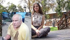 La un an de la răpirea alexandrei în caracal, familiile măceșanu și cumpănașu au refăcut traseul dispariției tinerei și au protestat la gheorghe dincă răstoarnă cu 180 de grade ancheta din cazul caracal, vorbind despre complici: Gheorghe DincÄ A Recunoscut Cum A Omorat O Pe Alexandra Am Crezut CÄ Se Preface Ca SÄ Nu O Mai Bat Ce A FÄcut Cu Cadavrul