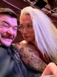 Amanda Sarsfield (@whirlwindwitch)