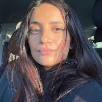 60+ perfiles de «Caroline»