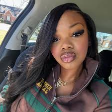 Profil Yourstruly Revonee