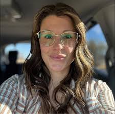 Feel free to use, or adapt, this list for your holiday light adventures ❄️⛄️