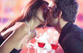 5 Teknik Ciuman Hot Yang Paling Sensual