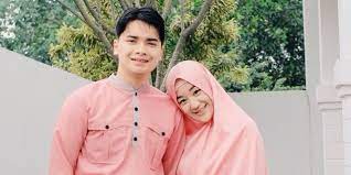 Alvin faiz is an actor, known for suami yang menangis (2019). Putra Ustaz Arifin Ilham Istri Cantik Banyak Dilirik Aku Harap Dia Jadi Gendut Dream Co Id