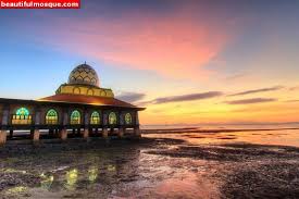 La distance entre la mosquée et la mecque est 8579,26 km nord ouest. World Beautiful Mosques Pictures