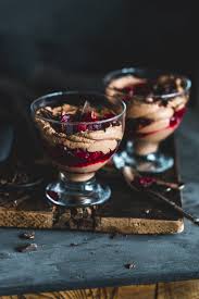 Rezept Fur Leichte Mousse Au Chocolat Mit Cranberries Rezept Dessert Weihnachten Mousse Essen Fur Die Seele