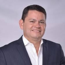 Rolando Borjas's Instagram, Twitter & Facebook