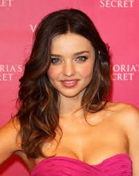 Näissä paikoissa lomailet tähtien ja kuninkaallisten kanssa