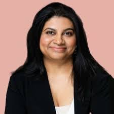 Karina Roth's Instagram, Twitter & Facebook