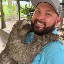 Predator 4375 Watt Portable Generator New in box 4375 starting watts 3500  running watts Up to 16 hours runtime 212cc gas engine Low oil indicator Low  oil shutdown Recoil start GFCI protection