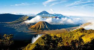 Kamu harus berangkat sebelum subuh agar tidak melewatkan indahnya sunrise dari gunung bromo. 31 Background Pemandangan Gunung Bromo Pemandangan Indah Sekali