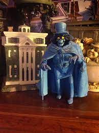 Custom Hatbox Ghost Action Figure By Scott Rogers Disney Haunted Mansion Grim Grinning Ghosts Haunted Mansion