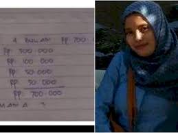 Salah seorang guru honorer di kawasan kabupaten bekasi, fristy, mengatakan guru honorer hanya bisa mendapatkan jatah maksimal baca juga: Guru Honorer Posting Gaji Dipecat Kemdikbud Diminta Buat Sop Soal Pemberhentian Indozone Id