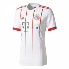 The club was founded in 1900 and has over 200,000 paying members. Camisetas Bayern Munich Local Visitante Tercera