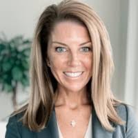 Kelli Hicks's Instagram, Twitter & Facebook