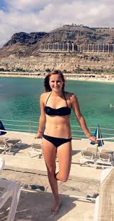 1999), bývalá juniorská světová jednička a vítězka soutěží juniorek na australian open (2015) a roland garros (2015). Galerie Je To Laska Mlada Tenisova Hvezda Vondrousova Odhalila Tajemneho Pritele Foto 2 Isport Cz